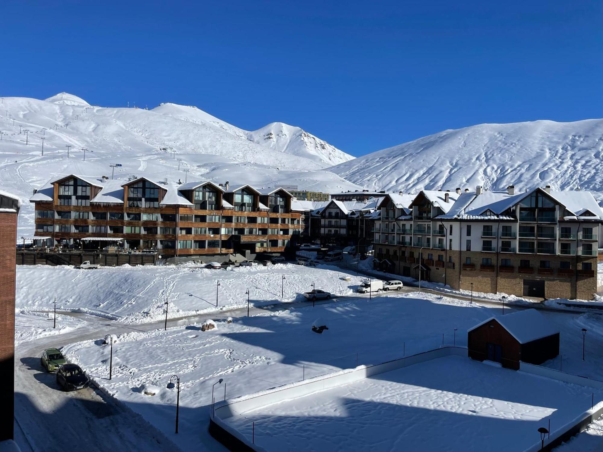 Ferienwohnung Four Season Gudauri Exterior foto