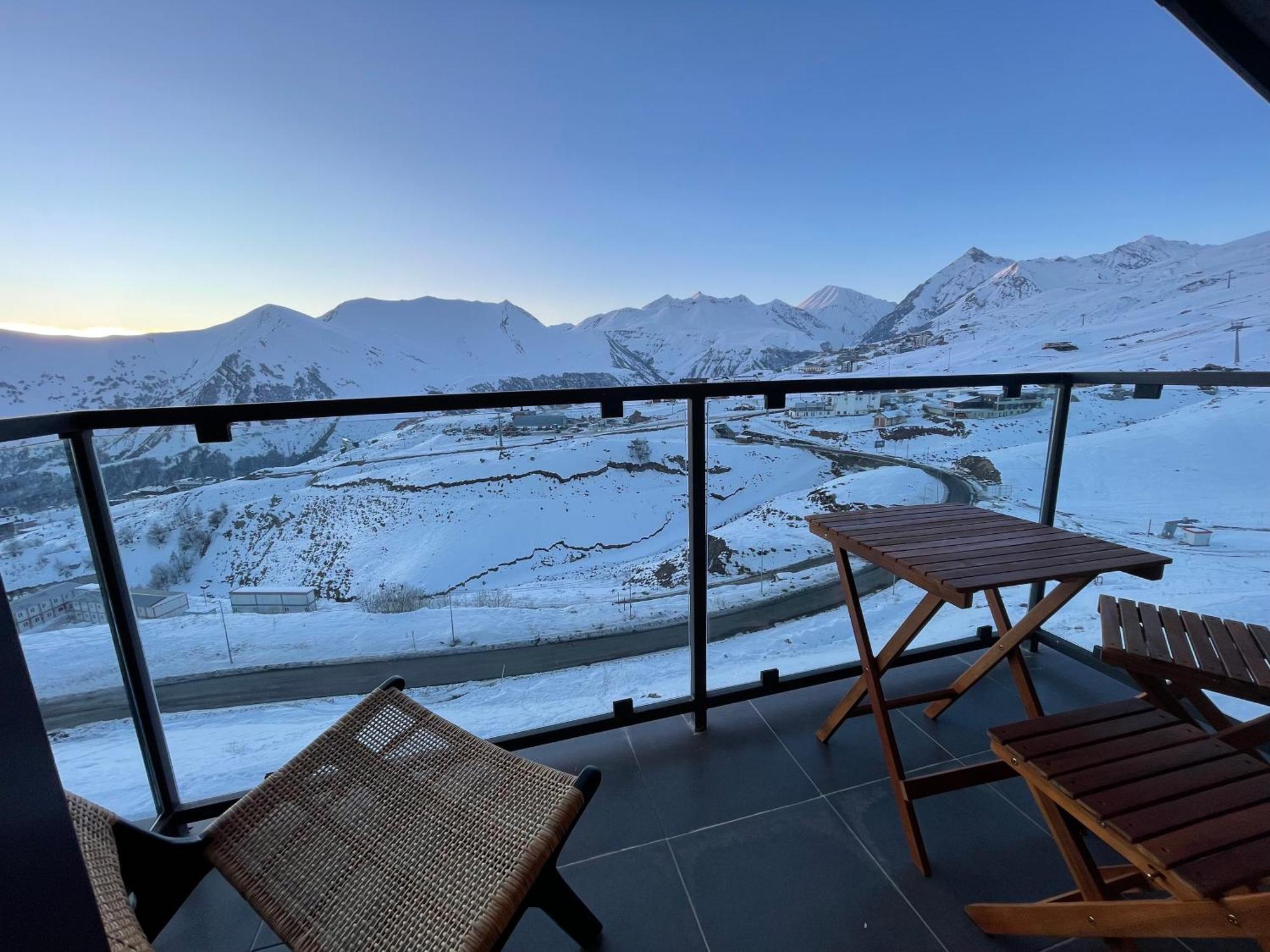 Ferienwohnung Four Season Gudauri Exterior foto
